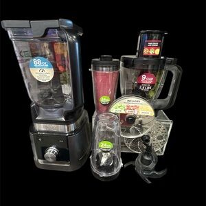 Ninja Black and Silver Blender and Processor Set